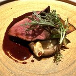 ラチュレ - メインはおきくり赤ワインソースが濃厚。