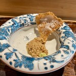 鮨 三心 - ○あん肝〜あん肝を濾し奈良漬と和えて、シャリのおこげに黒龍火いら寿の酒粕を薄く塗って