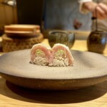 鮨 三心 - ◯三心流鰤大根〜北海道余市産鰤の背側と腹側の薄切りと自家製大根の千枚漬け、柚子の皮をアクセントに。