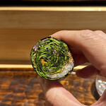 鮨 三心 - ◼️広島県梶谷農園産ハーブを昆布で軽く〆たハーブ巻き