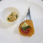 Bona peti - 魚の卵の煮物　ミニコーンの中はキュウリ・トマト・チーズ