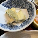 旬菜の味わい がら里 - タイ梅しそ天ぷら