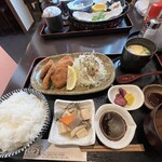 旬菜の味わい がら里 - 豚ヒレカツ定食　ご飯大盛り