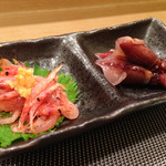 鮨 明 高勢 - お通し（桜海老、ホタルイカ）