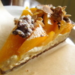 fika. - 刀根柿とコーヒーのタルト