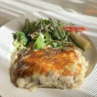 24/7 restaurant - たっぷりきのことポテト、豚ミンチのラザニア　1640円