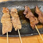 源助 - 白もつ焼、レーバー焼き