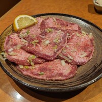 ホルモン焼肉 富や 栄店 - 