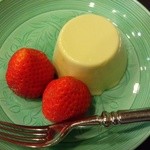 桜田 - デザート：苺とアボカドババロア