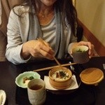 桜田 - このあおさ海苔を蒸したご飯にのせる