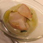Drammatico - アミューズ：ホタテのソテー・アボガドとバジルのムース