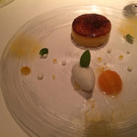 ツキ シュール ラメール - デザート2品目 オレンジのシブースト
      