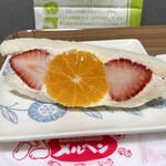 サンドイッチハウス　メルヘン - 温州みかん苺生クリーム