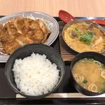 親子丼と鶏料理 鶏山賊 - 山賊焼きと親子のあたま定食