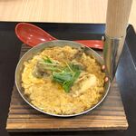親子丼と鶏料理 鶏山賊 - 親子のあたま
