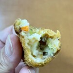 道の駅伊良湖クリスタルポルト - 中はクリームコロッケ