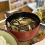 四方吉うどん 吉見本店 - きのこ汁