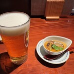 魚猿 - ビールと突き出し