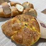 リトルマーメイド - 料理写真:お芋のクルンジ＆石窯パリジャン