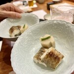 天婦羅 みやしろ - 里芋や含め煮とカマスの塩焼き