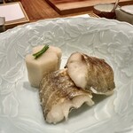 天婦羅 みやしろ - 里芋や含め煮とカマスの塩焼き