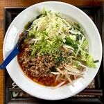 カフェモン - カオソーイラオ（サラダなし大盛り¥1,100税込）
      うまーい！辛〜い！！
      ゞ(｡｡*)ﾉｳｯ!ヾ(*'ﾛ')ﾉ"ﾏｯ!ゞ(*｡｡)ﾉｳｯ!ヾ('ﾛ'*)ﾉ"ﾏｯ!
      エスニック感溢れる味わいのミンチ♡