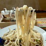 カフェモン - 中太米粉麺、カオソーイ。ムチッとしなやかで美味しいですよ〜♪(°∀°)ｳﾏｰ