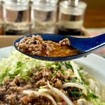 カフェモン - 肉辛味噌ミンチ味の決め手は『トゥアナオ』というラオスの干し納豆なんですって！これまたディープな調味料♪