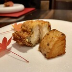 273293094 - 鮑のフライ⁈ 紹興酒漬けした卵黄と濃厚上海蟹ソース添え