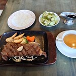 Tomisu亭 - 料理写真:●松阪牛サーロインステーキ（単品）8,690円
（焼き加減:ミディアムレア、和風ソースを選択）

●セット　748円
（コンソメスープ、サラダ、ご飯orパン）

合計　9,438円　を注文してみた