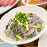 炭火焼肉ホルモンさわいし - センマイ刺し