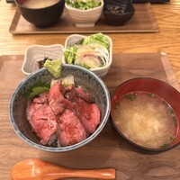 KINKA sushi bar izakaya 渋谷 - ローストビーフ丼