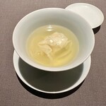 茶禅華 - 雉スープ杏仁の香りを添えて　白木耳