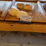 青い扉のパン屋さん OVEN - 