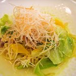 ベジパ - 本日の生パスタ「サゴシの燻製、パプリカ、レタスのオイルソース