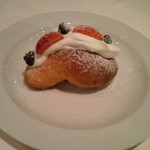 イル ルポーネ - (2014年5月再訪)生クリームがたっぷり。お酒がしっかりと効いた大人の味わいだった。