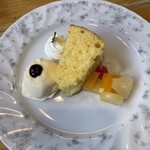 CAFE RESTAURANT EAST&WEST - 