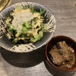 焼肉とみ - とみちゃんサラダと麻婆茄子