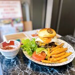 なんか喰ぃ亭 - バーガーフルＴＰ(パティ１枚増し)