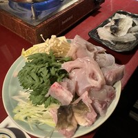 かに・ふぐ専門 蟹吉WEST なんば道頓堀 - 活てっちり　鍋皮2種