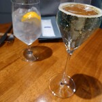 ビストロ ドゥーブルオーンズ - シャンパンとオリジナルジン『ボタニカル』のソーダ割り