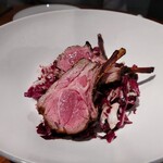 ビストロ ドゥーブルオーンズ - 骨付き仔羊の瞬間燻製ロースト