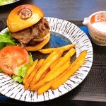 なんか喰ぃ亭 - 和牛切り落としのSUKIYAKIバーガーセット