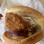 ドムドムハンバーガー - おさつサーモンバーガー　690円
