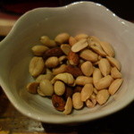 河内カルメン - ミックスナッツ。大分食べてます。