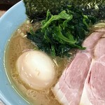 横濱ラーメン あさが家 - ほうれん草。