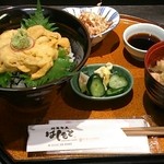 はしもと - ウニ丼2500円也(H26)。味は大満足だが、値上げですか…残念。