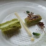 バローレ - 抹茶とピスタチオのケーキ　抹茶とくるみのシブースト