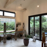 木のなか - 店内はゆったりと広々しています♪１回目のレビューの写真も参考にしてみてね