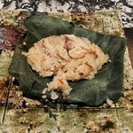 鉄板焼 - 奥美濃古地鶏の朴葉おこわ